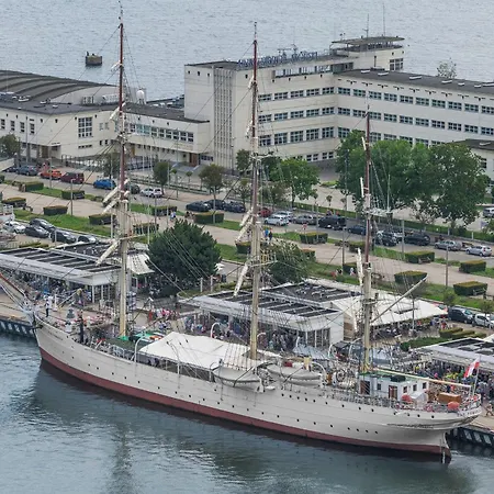 Zen - Sea Towers * グディニャ